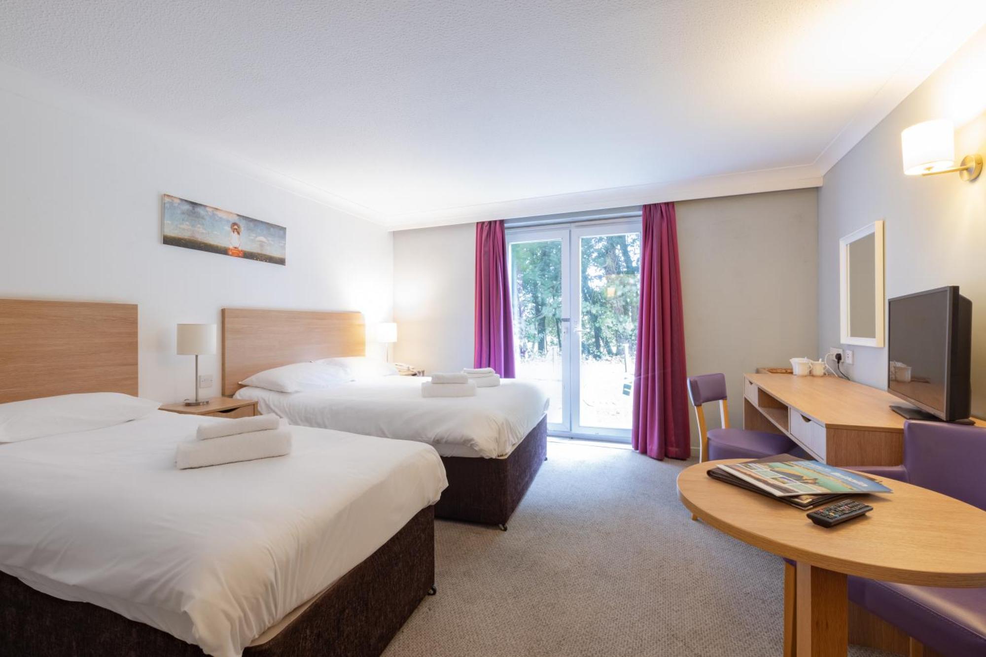 The Broadway Park Hotel Sandown Extérieur photo